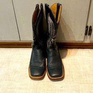 Ferrini women’s 8.5 b used, in good used condition